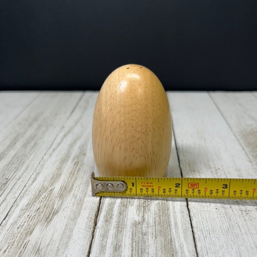 Vintage Wooden Salt and Pepper Shakers Oval Shaped Table Kitchen Decor - Picture 5 of 5